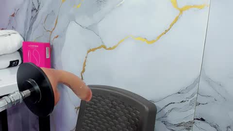 Eimy online show from February 4, 2026, 8:14 pm