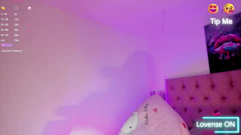 eimy_saenzx online show from January 7, 2026, 8:55 pm