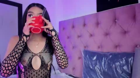 eimy_saenzx online show from February 3, 2026, 9:20 pm