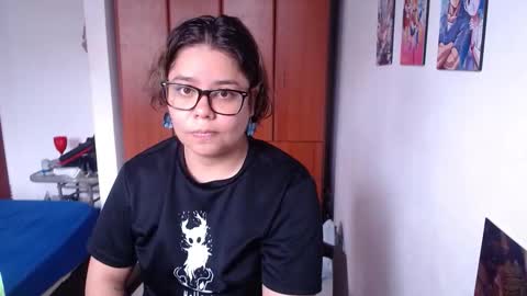 eimy_saenzz online show from November 6, 2025, 4:41 pm