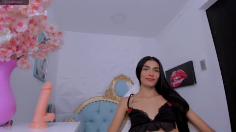 eimy online show from February 4, 2025, 6:06 pm