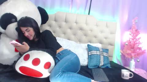 Snapshot of eimyy_rouse chatting on January 14, 2026, 9:42 pm eimyy_rouse online show from January 14, 2026, 9:42 pm