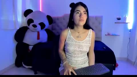 Snapshot of eimyy_rouse chatting on February 13, 2026, 10:17 pm eimyy_rouse online show from February 13, 2026, 10:17 pm