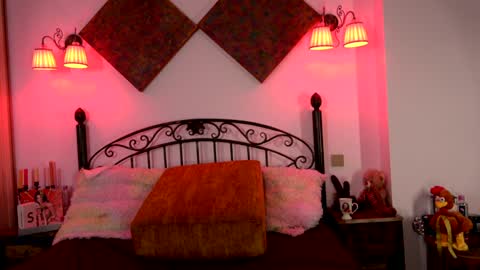 Snapshot of einneuesleben89 chatting on February 1, 2025, 7:47 am Elena online show from February 1, 2025, 7:47 am