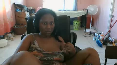 Snapshot of eirondra_valeen chatting on October 19, 2025, 1:23 pm Eirondra Valeen online show from October 19, 2025, 1:23 pm