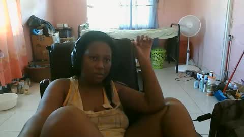 Eirondra Valeen online show from October 29, 2025, 1:35 pm