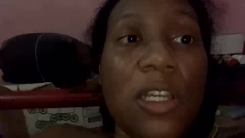 Eirondra Valeen online show from October 31, 2025, 11:50 pm