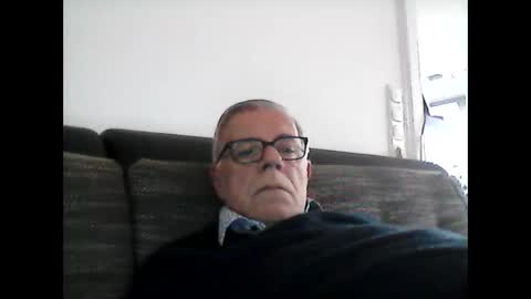 eisbaer1957 online show from December 30, 2024, 1:03 pm