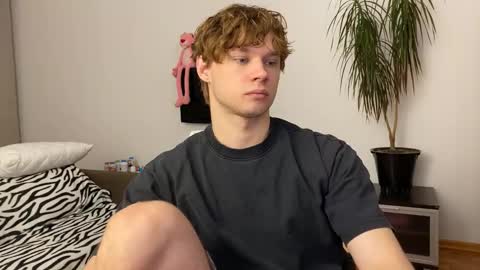 Snapshot of eitanhere chatting on February 24, 2025, 4:47 pm Eitan online show from February 24, 2025, 4:47 pm