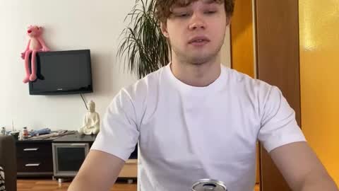 Snapshot of eitanhere chatting on March 1, 2025, 10:34 am Eitan online show from March 1, 2025, 10:34 am