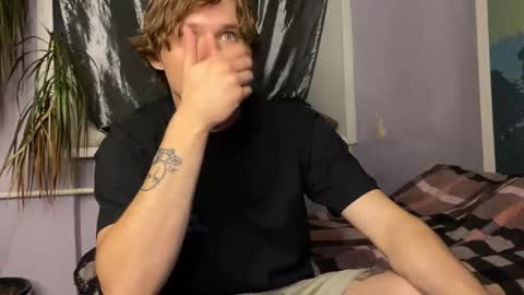 Snapshot of eitanhere chatting on October 13, 2025, 3:01 pm Eitan online show from October 13, 2025, 3:01 pm