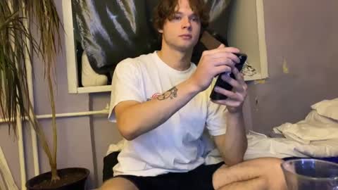 Snapshot of eitanhere chatting on October 30, 2025, 4:08 pm Eitan online show from October 30, 2025, 4:08 pm