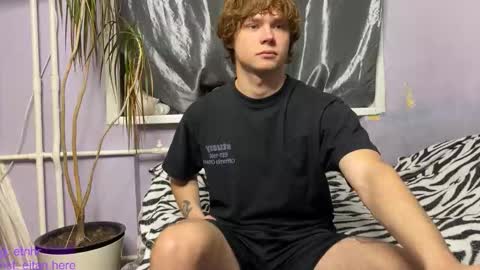 Snapshot of eitanhere chatting on November 10, 2025, 2:38 pm Eitan online show from November 10, 2025, 2:38 pm