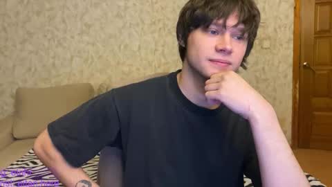 Snapshot of eitanhere chatting on December 17, 2025, 7:53 pm Eitan online show from December 17, 2025, 7:53 pm