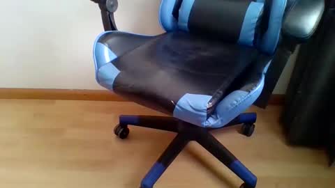 milco online show from November 12, 2025, 11:43 am