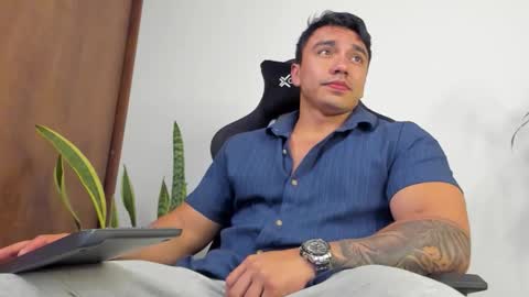 EITHAN CONOR online show from October 7, 2025, 1:25 am