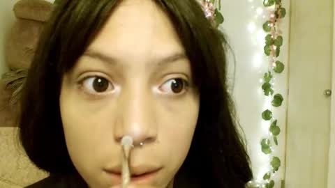 Snapshot of eiviiy1609 chatting on October 13, 2025, 1:44 pm eiviiy1609 online show from October 13, 2025, 1:44 pm