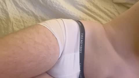 eizy_eiz online show from October 19, 2025, 12:11 am