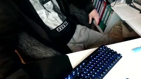 ejakules online show from April 6, 2026, 6:31 pm