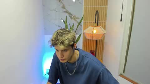 el_flakitoo_ online show from October 2, 2025, 2:51 am