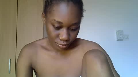 petite online show from December 9, 2024, 1:45 pm