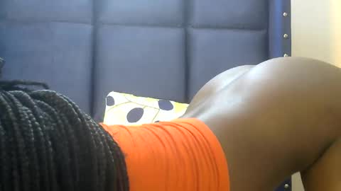 petite online show from February 16, 2025, 3:47 am