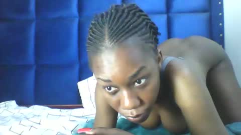 petite online show from February 20, 2026, 10:32 pm
