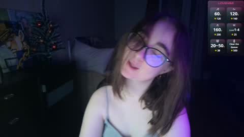 If you like it when I meow give me a thumbs up online show from December 28, 2024, 4:52 pm