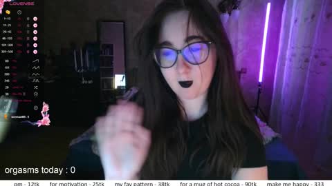 If you like it when I meow give me a thumbs up online show from December 16, 2025, 12:10 pm