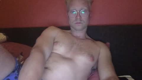 Snapshot of el_thunder chatting on March 12, 2025, 8:20 pm MrE online show from March 12, 2025, 8:20 pm