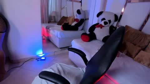 Snapshot of ela_beli chatting on September 17, 2025, 4:14 am Ela Beli online show from September 17, 2025, 4:14 am