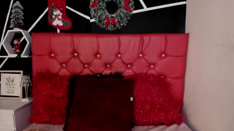 Snapshot of ela_hilton3 chatting on December 19, 2024, 8:13 pm Ela online show from December 19, 2024, 8:13 pm