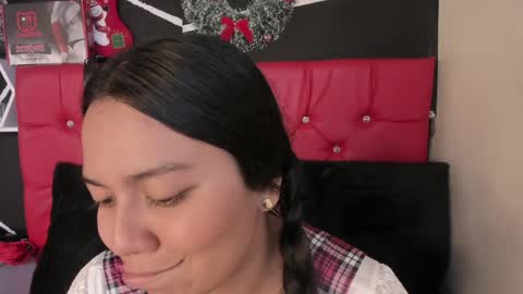 Snapshot of ela_hilton3 chatting on January 6, 2025, 10:05 pm Ela online show from January 6, 2025, 10:05 pm
