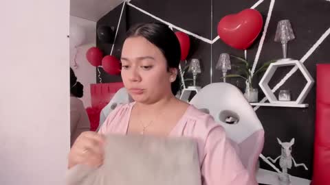 Snapshot of ela_hilton3 chatting on March 6, 2025, 12:43 am Ela online show from March 6, 2025, 12:43 am