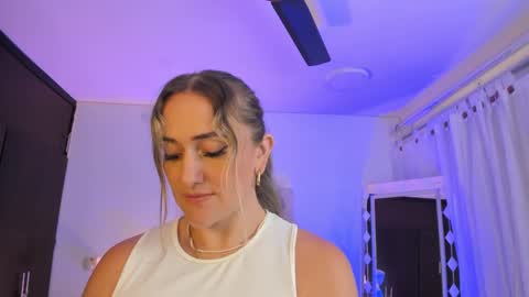Snapshot of ela_ps chatting on December 5, 2024, 5:50 pm LOREIN online show from December 5, 2024, 5:50 pm