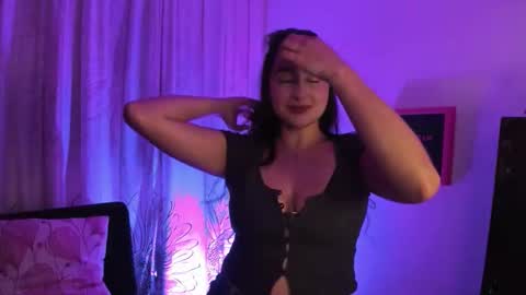 Snapshot of elaia222 chatting on October 25, 2025, 7:16 am Elaia online show from October 25, 2025, 7:16 am