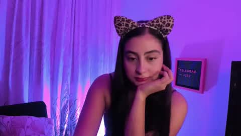 Snapshot of elaia222 chatting on October 31, 2025, 6:47 am Elaia online show from October 31, 2025, 6:47 am