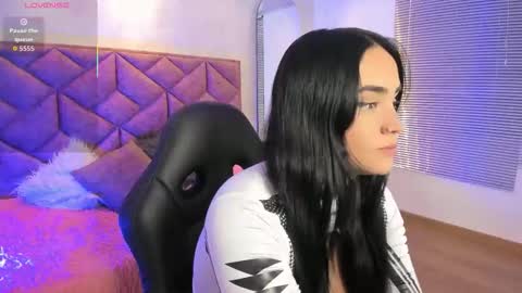 Elaia online show from January 16, 2026, 4:27 am