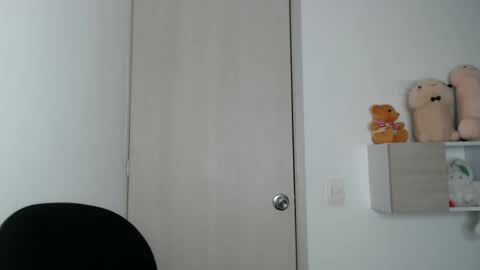 Snapshot of elandor__79876 chatting on October 19, 2025, 11:33 am elandor online show from October 19, 2025, 11:33 am