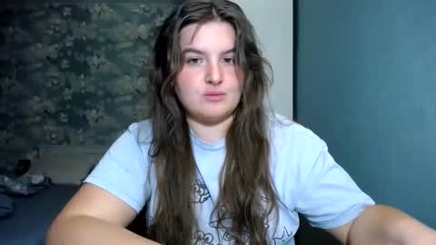Elanis online show from May 16, 2026, 12:51 am