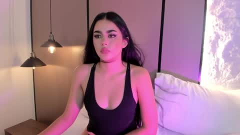 elara_bloom_ online show from April 28, 2026, 2:27 am