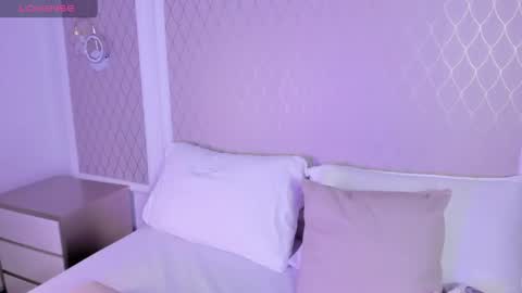 elara_bloom_ online show from May 14, 2026, 2:51 am