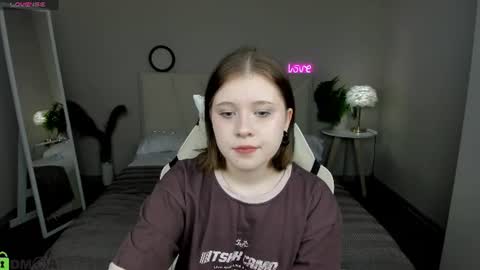 Elly online show from July 8, 2026, 3:00 am