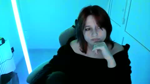 Snapshot of elara_muse chatting on April 27, 2026, 7:01 pm Evie online show from April 27, 2026, 7:01 pm