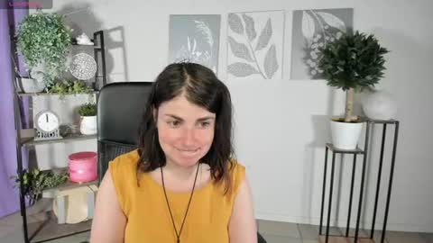 Snapshot of elara_starfall chatting on June 22, 2026, 5:15 am Marta online show from June 22, 2026, 5:15 am