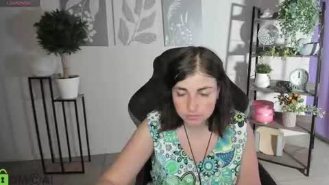Snapshot of elara_starfall chatting on July 10, 2026, 5:23 am Marta online show from July 10, 2026, 5:23 am