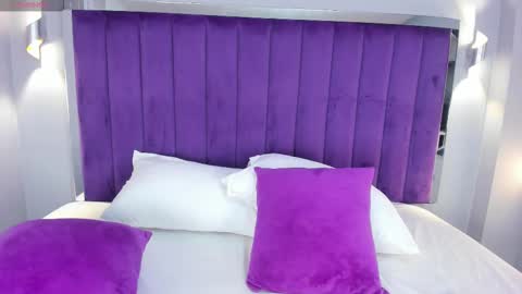 Snapshot of elaradusk chatting on October 25, 2025, 4:31 am Ela online show from October 25, 2025, 4:31 am