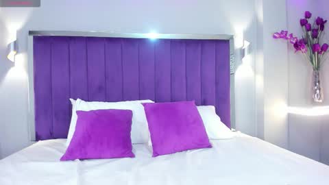 Snapshot of elaradusk chatting on November 1, 2025, 4:14 am Ela online show from November 1, 2025, 4:14 am