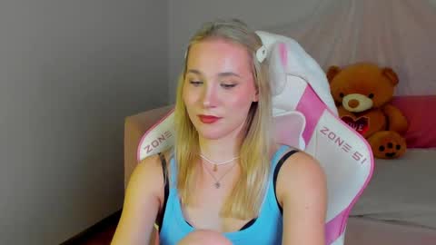 elaravoltage online show from April 30, 2026, 5:52 pm