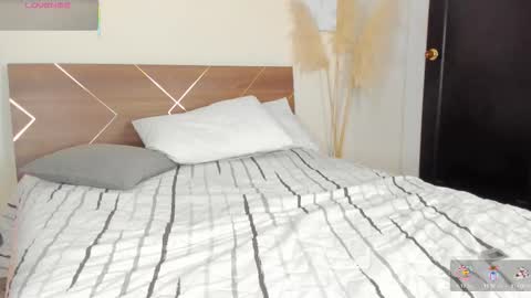 Ela online show from November 12, 2025, 9:47 pm